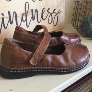 Pretty Leather Shoes by Earth Spirit
